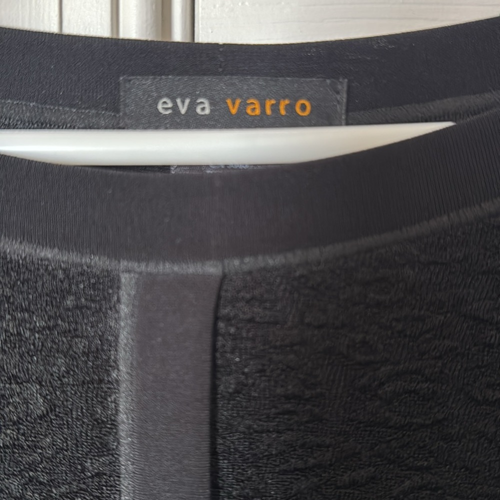 Eva Varro Black Cocktail Mini. Drop-waist. Swing skirt. Textured. Worn 1x. S. - Picture 2 of 9